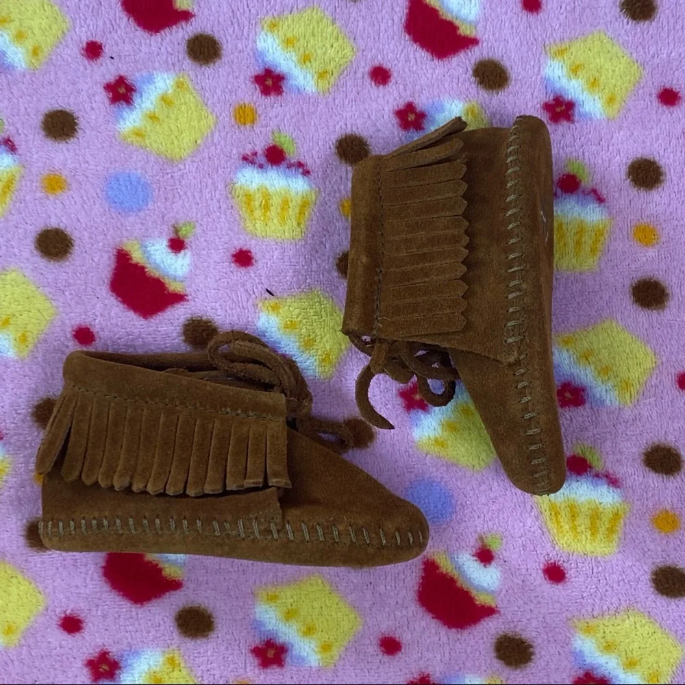 Infant Minnetonka Fringe Bootie baby size 4